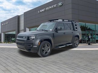 Used 2023 Land Rover Defender 130 X-Dynamic SE video 1