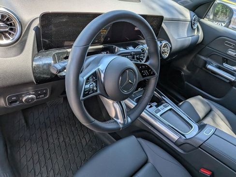 Used 2026 Mercedes-Benz GLA 250 4MATIC image 9