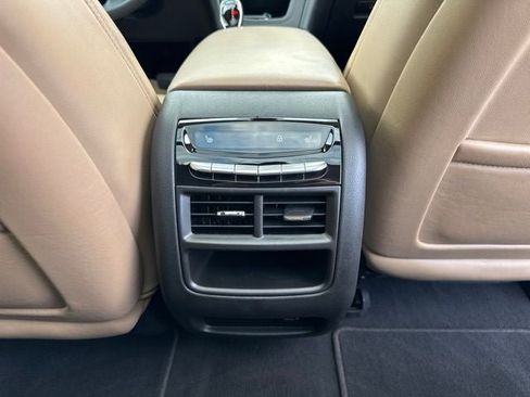 Used 2017 Cadillac XT5 Platinum AWD/4WD image 26