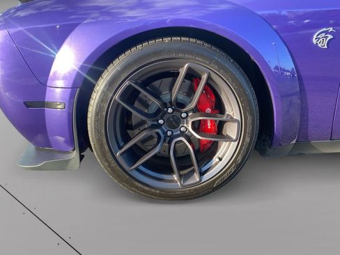 Used 2019 Dodge Challenger SRT Hellcat w/ Widebody Package RWD image 12
