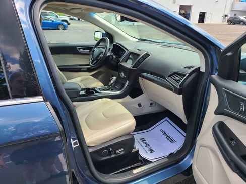 Used 2018 Ford Edge Titanium w/ Equipment Group 302A AWD/4WD image 24