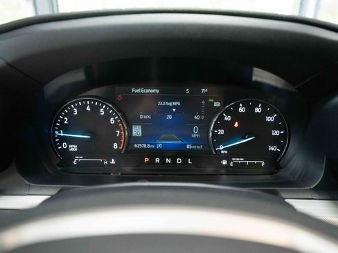 Used 2021 Ford Explorer XLT w/ Equipment Group 202A AWD/4WD image 16