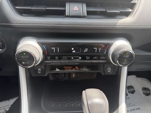 Certified 2021 Toyota RAV4 XLE w/ Convenience Package AWD/4WD image 18