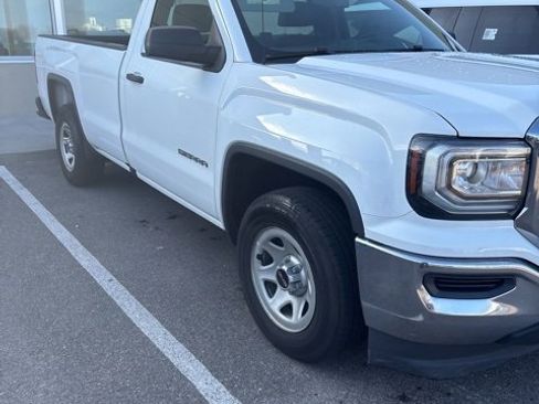 Used 2018 GMC Sierra 1500 Base image 2