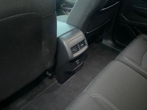 Used 2024 GMC Terrain SLE image 23