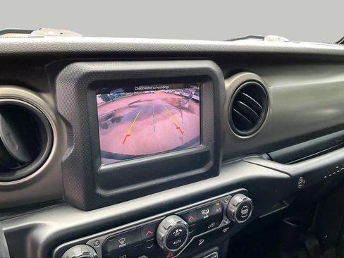 Used 2018 Jeep Wrangler Sport AWD/4WD image 25