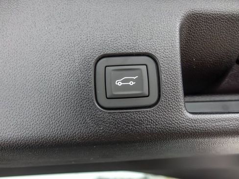 New 2026 Chevrolet Equinox EV LT image 9