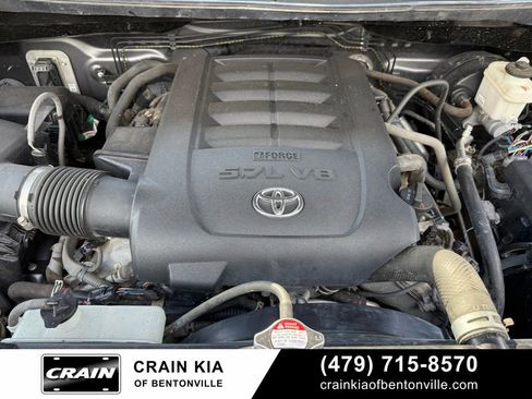 Used 2018 Toyota Tundra SR5 w/ SR5 Upgrade Package AWD/4WD image 32