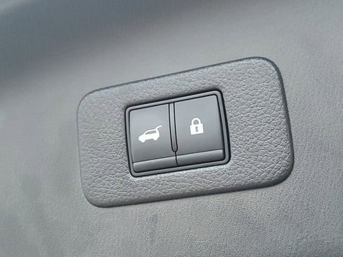 Used 2023 Nissan Armada SL w/ Midnight Edition Package image 8