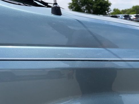 Used 2010 Chrysler Town & Country Touring FWD image 30