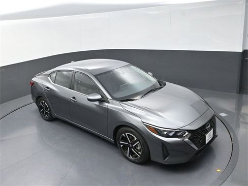 Used 2024 Nissan Sentra SV image 9