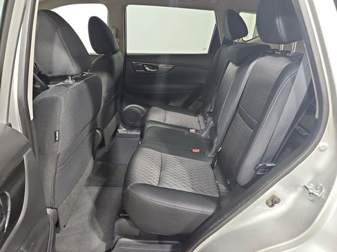 Used 2017 Nissan Rogue SV w/ SV Premium Package AWD/4WD image 24