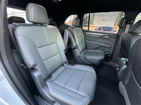 Used 2025 GMC Acadia AT4 w/ LPO, All-Weather Package image 27