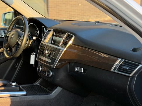 Used 2015 Mercedes-Benz ML 250 BlueTEC 4MATIC image 9