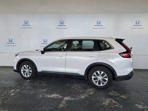 Used 2023 Honda CR-V LX image 4