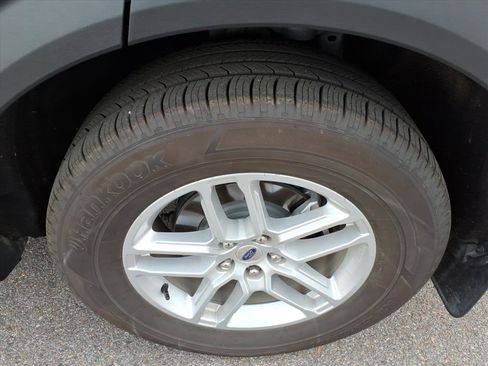 Used 2025 Ford Explorer Active image 4