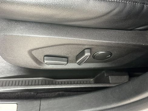 Used 2022 Ford Edge Titanium image 22