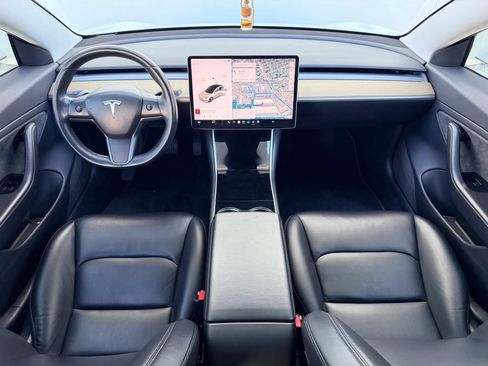 Used 2018 Tesla Model 3 Long Range RWD image 16