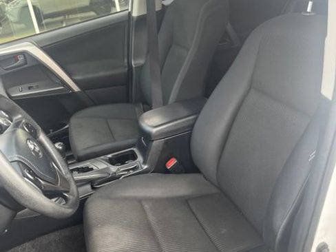 Used 2016 Toyota RAV4 LE AWD/4WD image 10