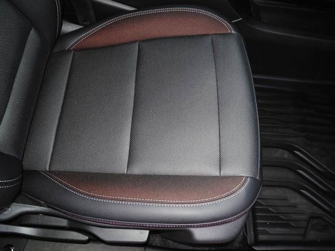 Used 2025 Chevrolet Equinox EV RS FWD image 17