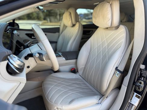 Used 2022 Mercedes-Benz EQS 580 580 w/ Exclusive Trim Package image 38