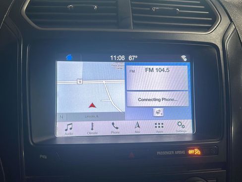 Used 2018 Ford Explorer XLT w/ Equipment Group 202A FWD image 21