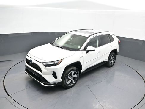 Certified 2023 Toyota RAV4 SE image 35