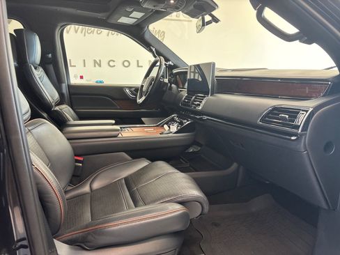 Certified 2022 Lincoln Navigator Black Label AWD/4WD image 6