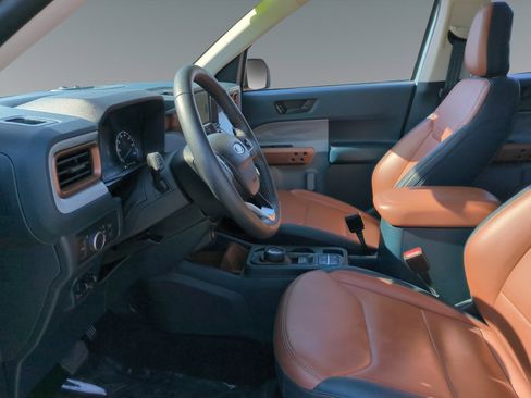 Used 2022 Ford Maverick Lariat w/ Lariat Luxury Package image 9