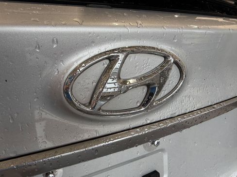 Used 2019 Hyundai Santa Fe SE AWD/4WD image 24