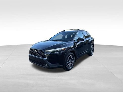 Used 2024 Toyota Corolla Cross XLE AWD/4WD image 2