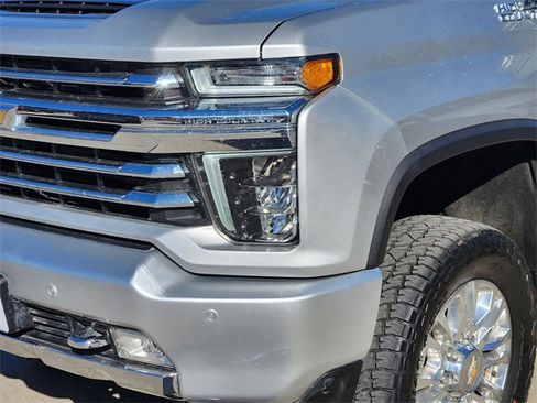 Used 2022 Chevrolet Silverado 2500 High Country w/ Z71 Off-Road Package image 6