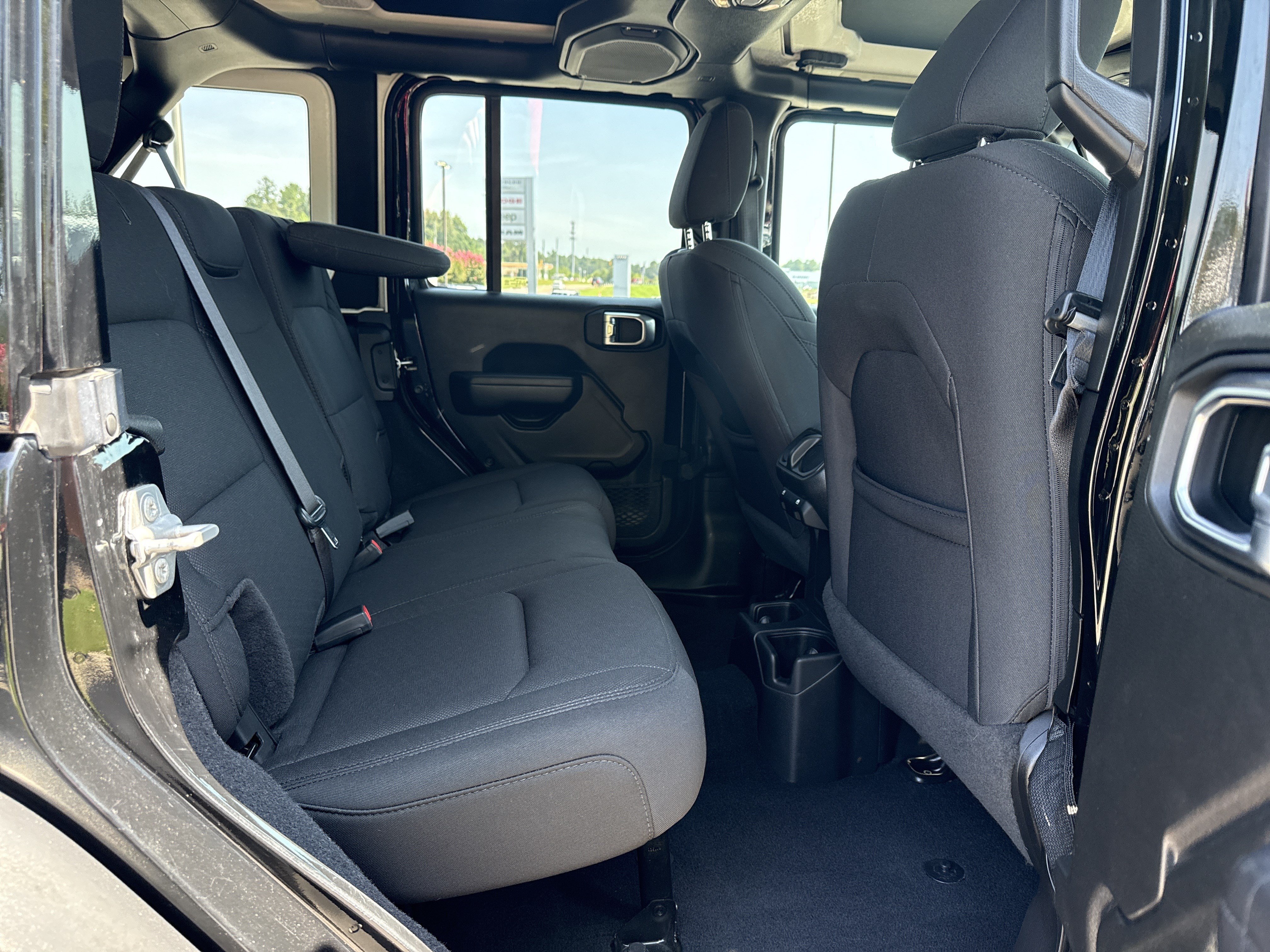 Used 2022 Jeep Wrangler Unlimited Sport AWD/4WD image 16