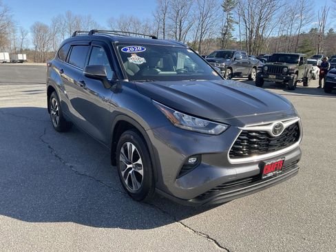 Used 2020 Toyota Highlander XLE AWD/4WD image 7