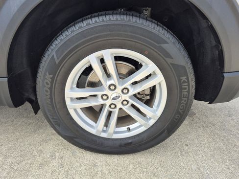 Certified 2023 Ford Explorer XLT w/ Equipment Group 202A image 4