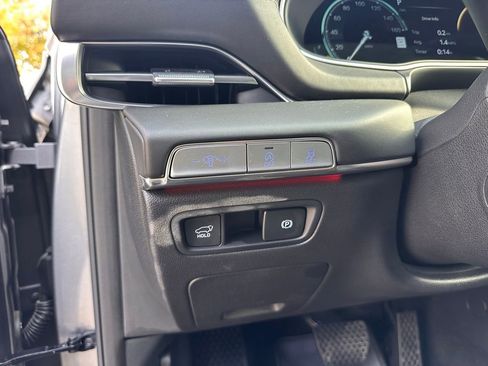 Used 2024 Genesis GV80 3.5T w/ Prestige Package image 31