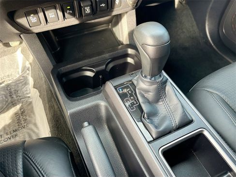 Used 2023 Toyota Tacoma TRD Sport image 17