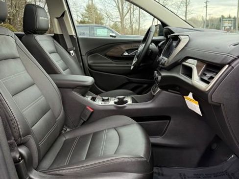 Used 2023 GMC Terrain Denali w/ Black Diamond Edition image 19