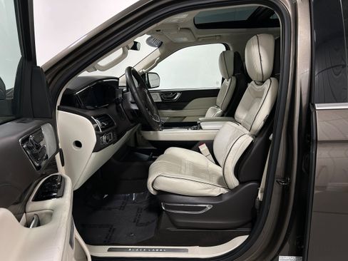 Used 2018 Lincoln Navigator L Black Label w/ Cargo Package image 3