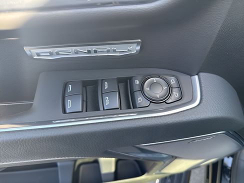Used 2026 GMC Sierra 1500 Denali AWD/4WD image 11