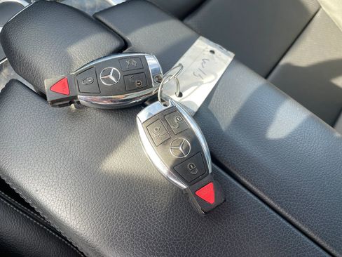 Used 2016 Mercedes-Benz E 350 4MATIC Sedan image 39