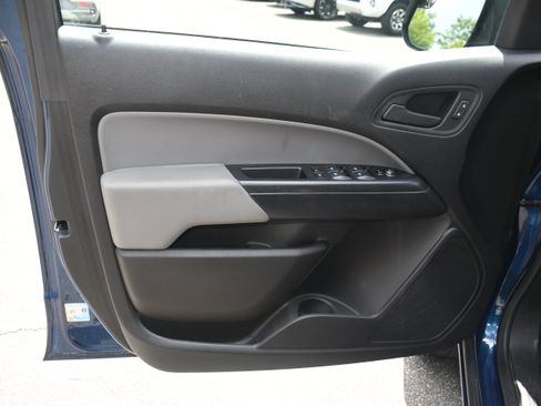 Used 2019 Chevrolet Colorado W/T w/ WT Convenience Package RWD image 9
