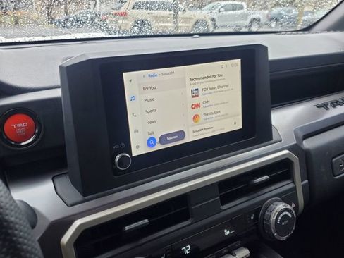 Used 2025 Toyota Tacoma TRD Sport image 25