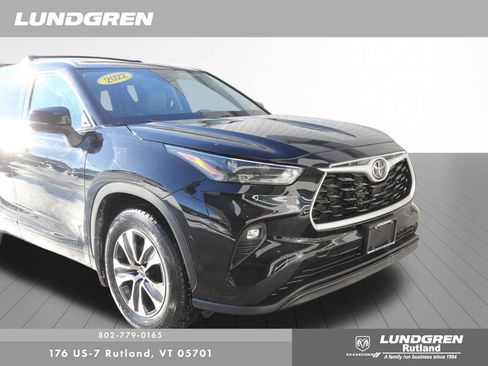 Used 2022 Toyota Highlander XLE image 44