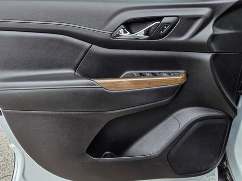 Used 2020 GMC Acadia SLE w/ LPO, Floor Liner Package image 9