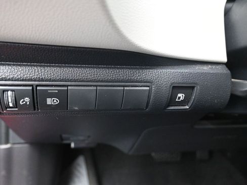 Used 2025 Toyota Corolla LE FWD image 11