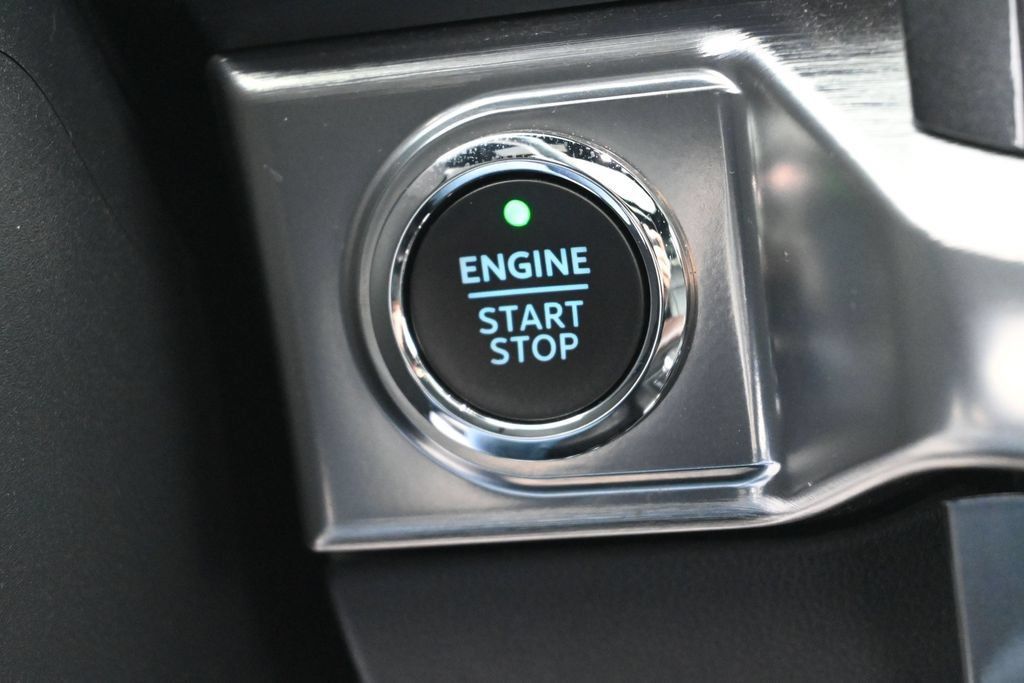 Used 2021 Ford F150 Lariat w/ Equipment Group 502A High AWD/4WD image 29