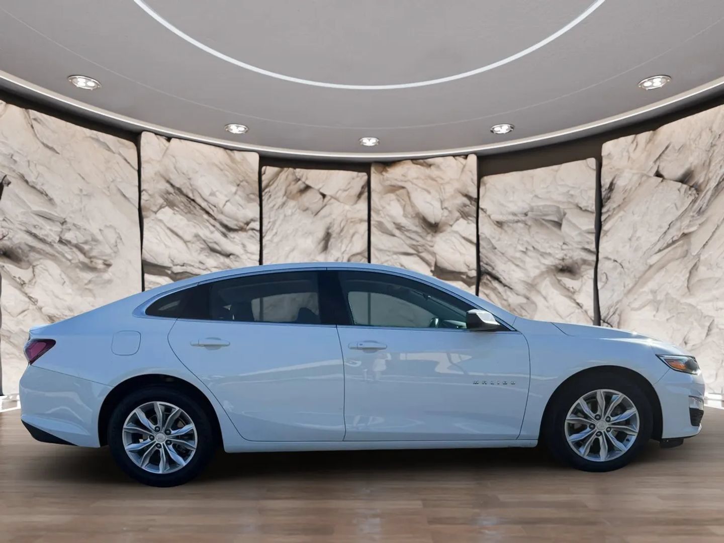 Used 2022 Chevrolet Malibu LT FWD image 4