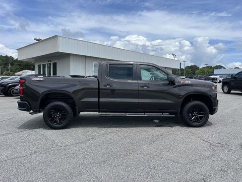 Used 2022 Chevrolet Silverado 1500 Custom Trail Boss w/ Safety Confidence Package AWD/4WD image 2