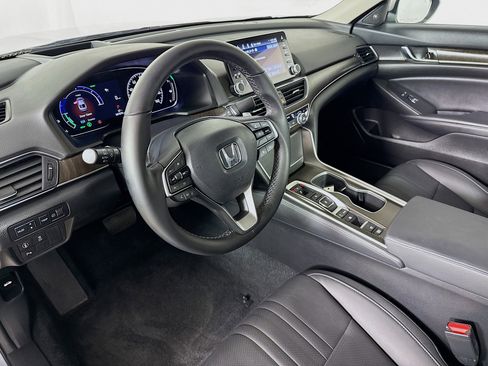 Certified 2022 Honda Accord Touring image 8